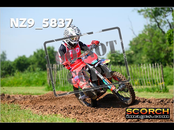 85'S-033