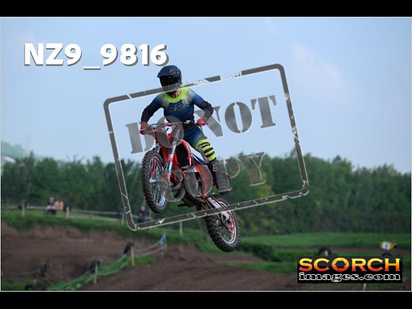 Experts-087