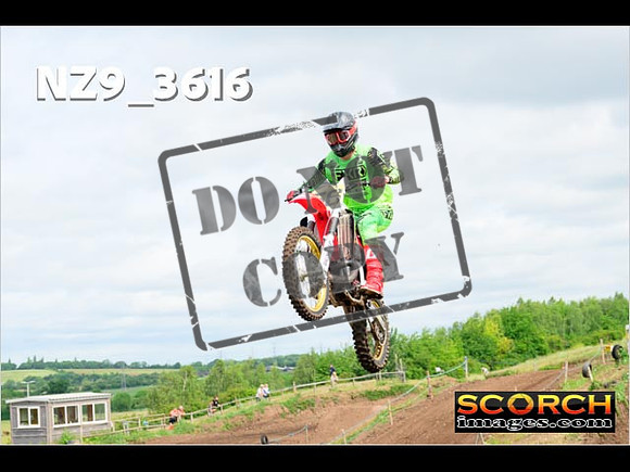 Experts-066