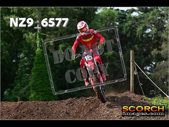Experts-023