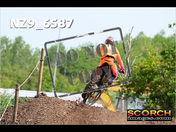 Experts-030