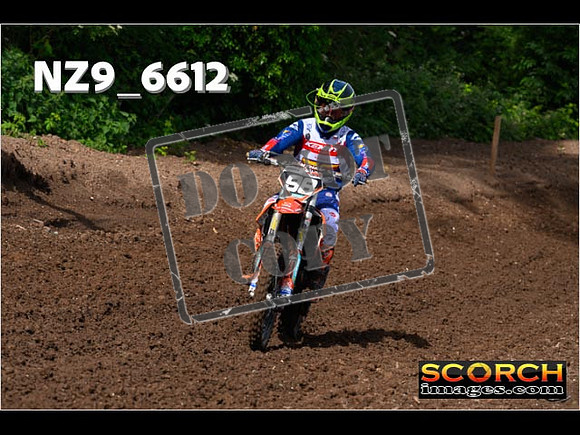 Experts-054