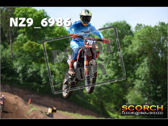 Experts-065