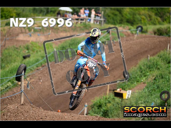 Experts-073