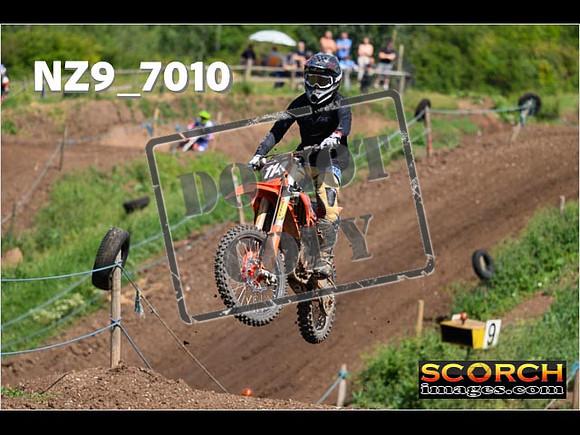 Experts-087