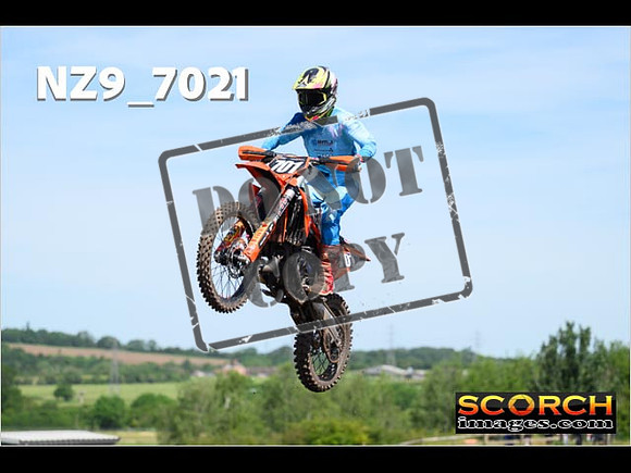 Experts-098