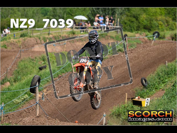 Experts-115