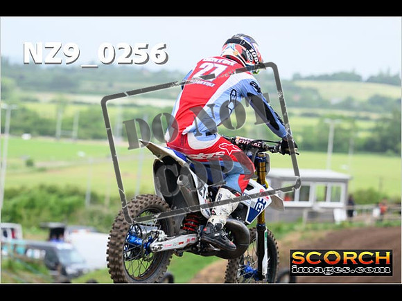Experts-090