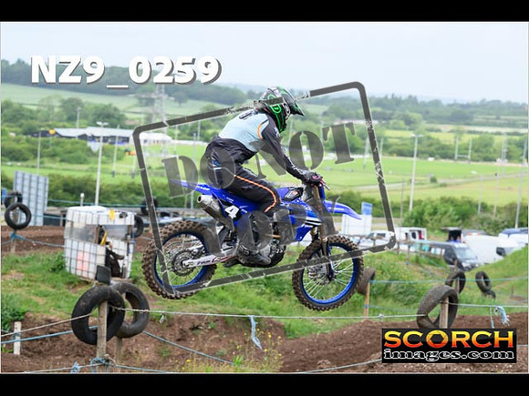 Experts-093