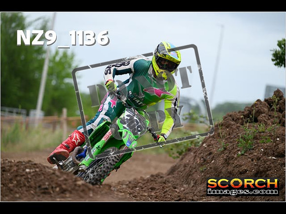 Experts-352