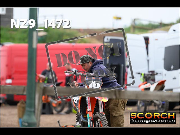 Experts-499