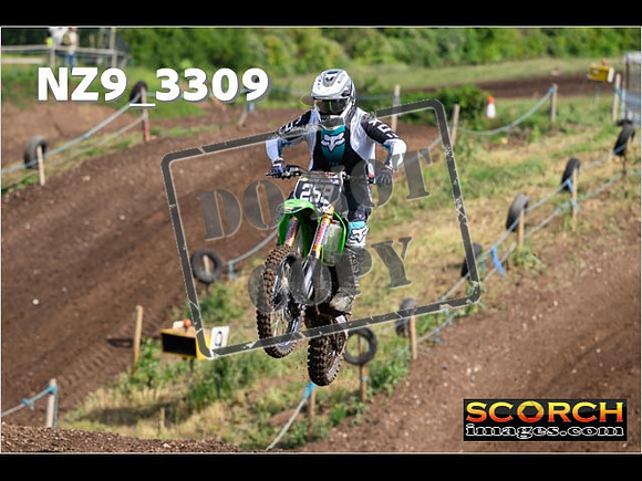 Experts-045