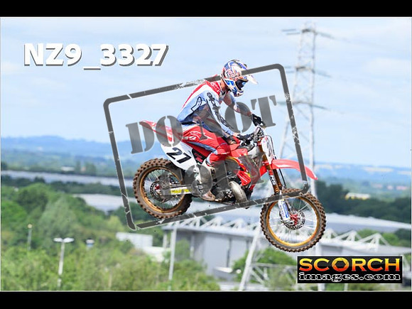 Experts-063