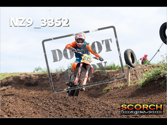 Experts-086