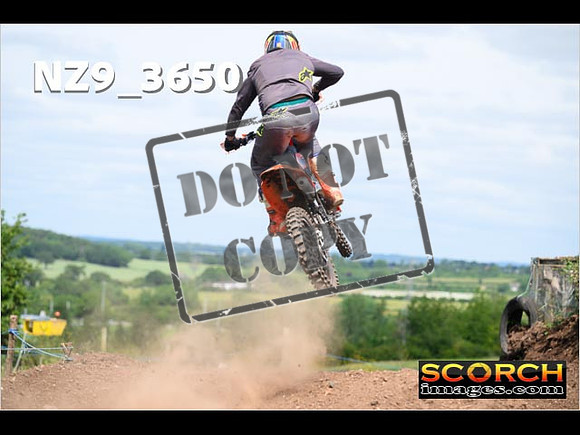 Experts-097
