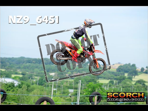 Experts-051