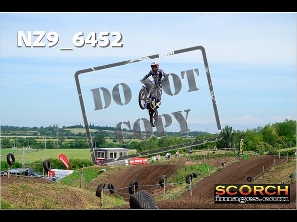Experts-052