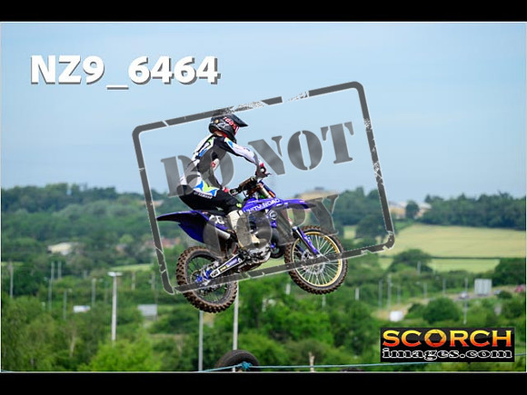 Experts-063