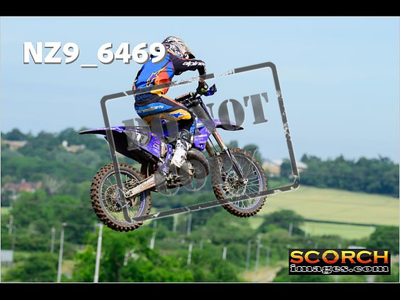 Experts-068
