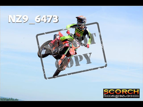 Experts-071