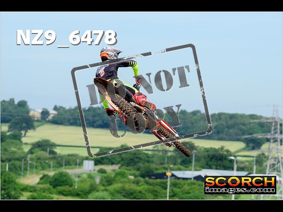 Experts-076