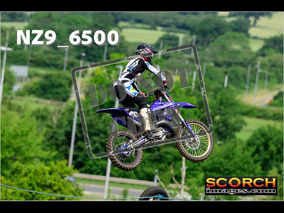 Experts-097