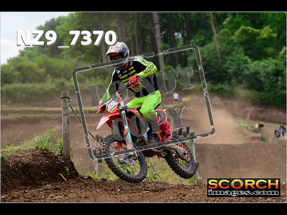 Experts-303