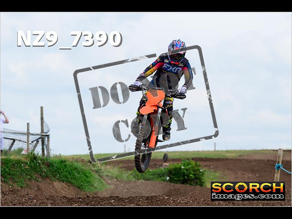 Experts-320