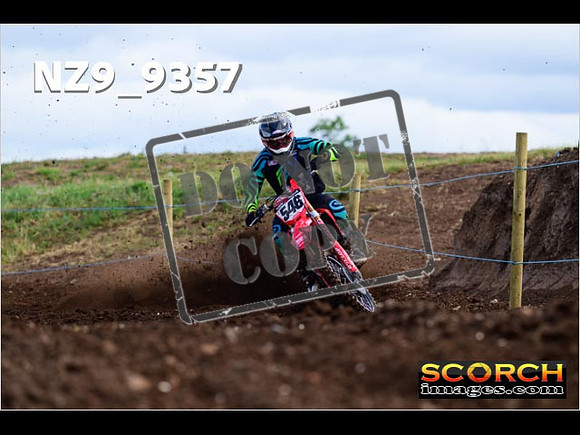 Experts-054