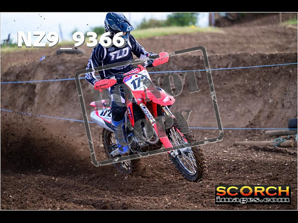 Experts-063