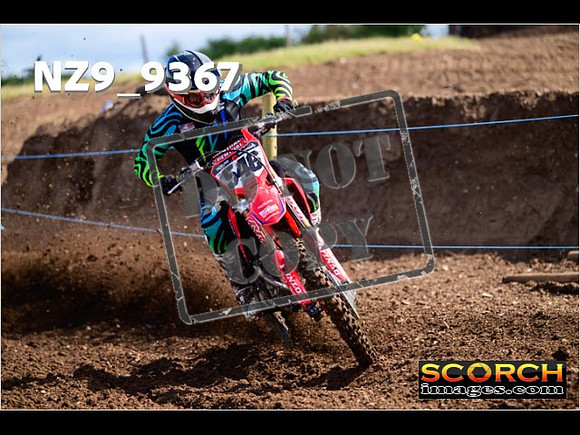 Experts-064