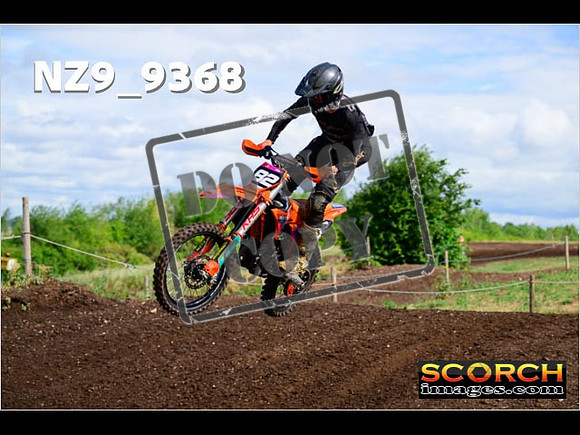 Experts-065