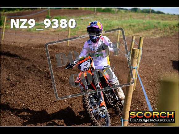 Experts-076