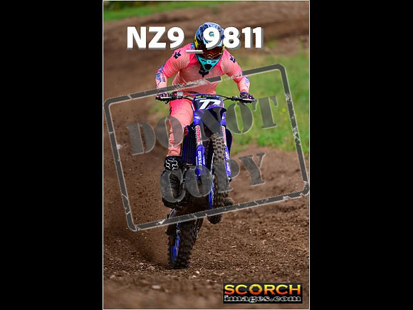 Experts-097
