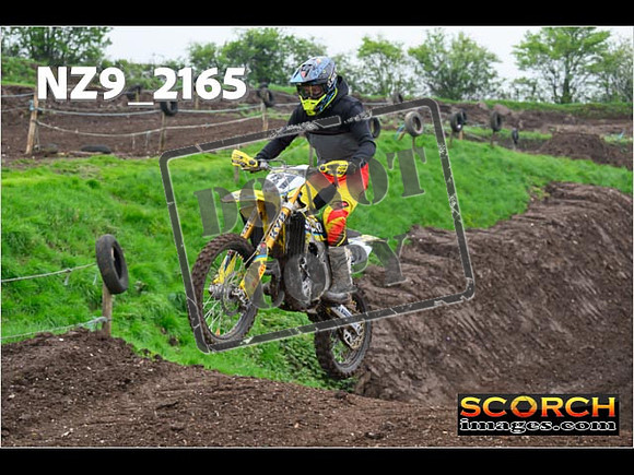 Thur 02 May-049