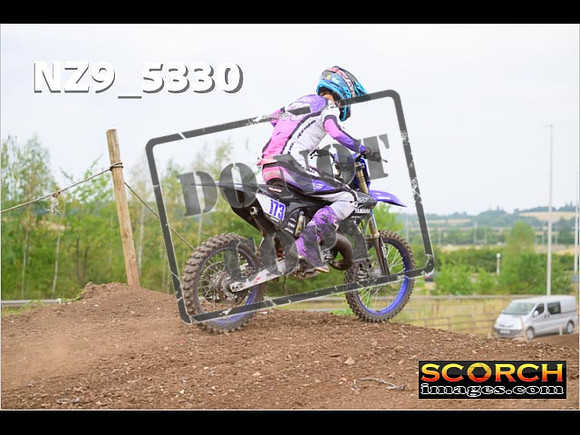 Experts-385