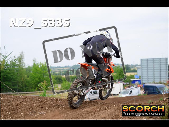 Experts-390