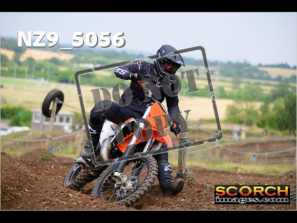 IntersGreenOrange-165