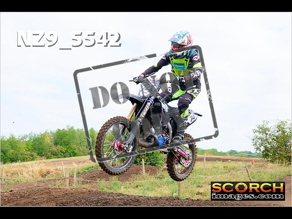 Experts-029