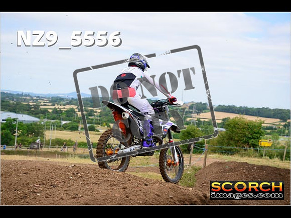 Experts-042