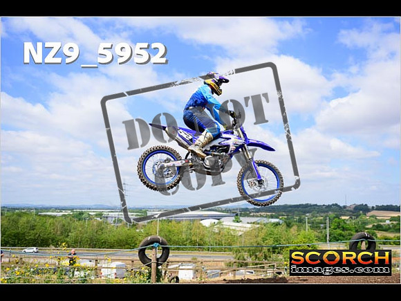 Experts-065