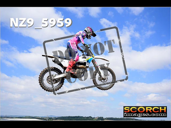 Experts-072