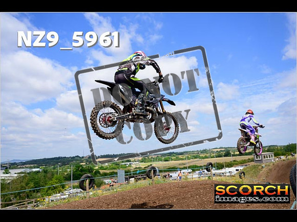 Experts-074