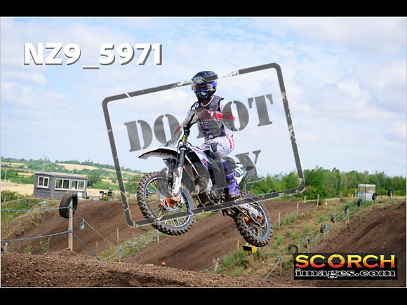 Experts-082