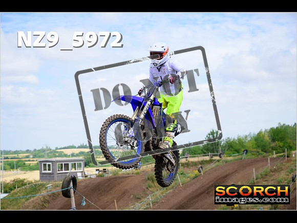 Experts-083