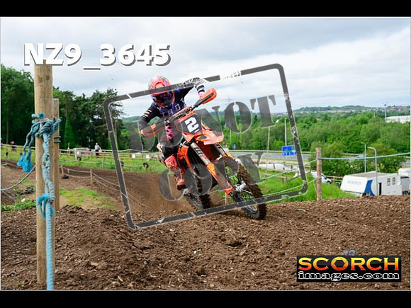 Experts-094