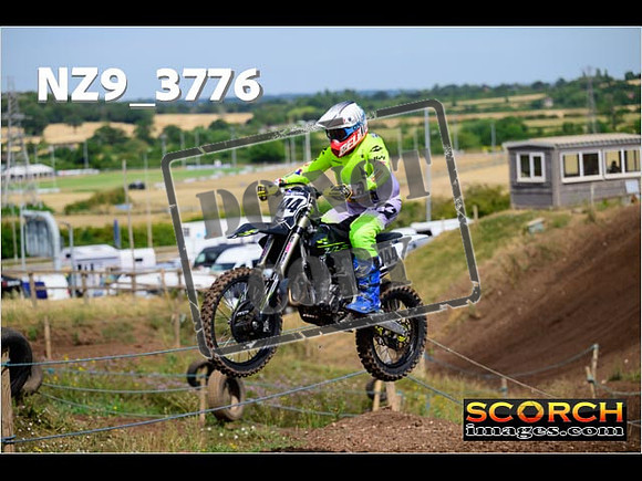IntersGreenOrange-088