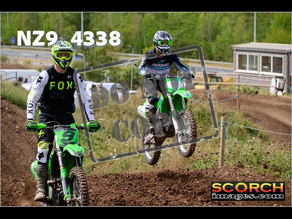 IntersGreenOrange-179
