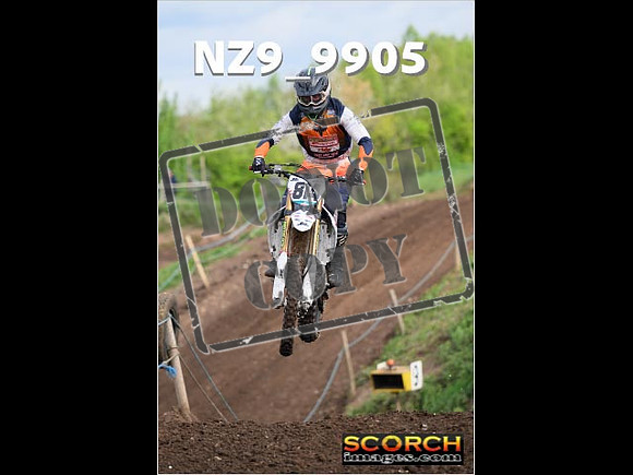 Experts-063