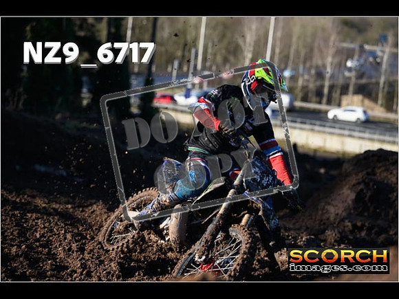 Experts-074